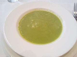 魚のスープ　グリーンピースのスープ