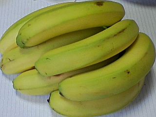 青いバナナ