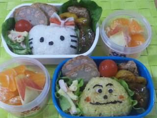 キティーちゃん弁当とカレーパンマン弁当 キティーちゃん弁当とカレーパンマン弁当