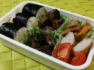 本枯節入り出水の海苔巻きおにぎりと地鶏のレバニラ弁当 本枯節入り出水の海苔巻きおにぎりと地鶏のレバニラ弁当