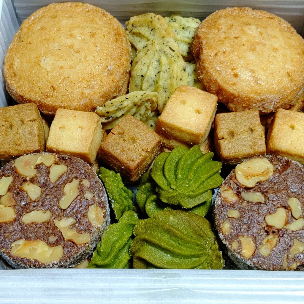 KANARIちゃんのクッキー缶