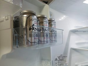 新しく買った冷蔵庫は冷えるのに時間がかかるらしいので、とりあえず、ビールだけ入れてみた（笑）