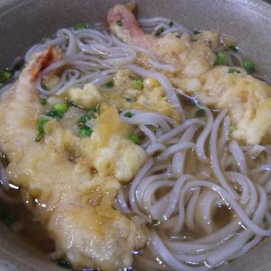 更科の温かい蕎麦